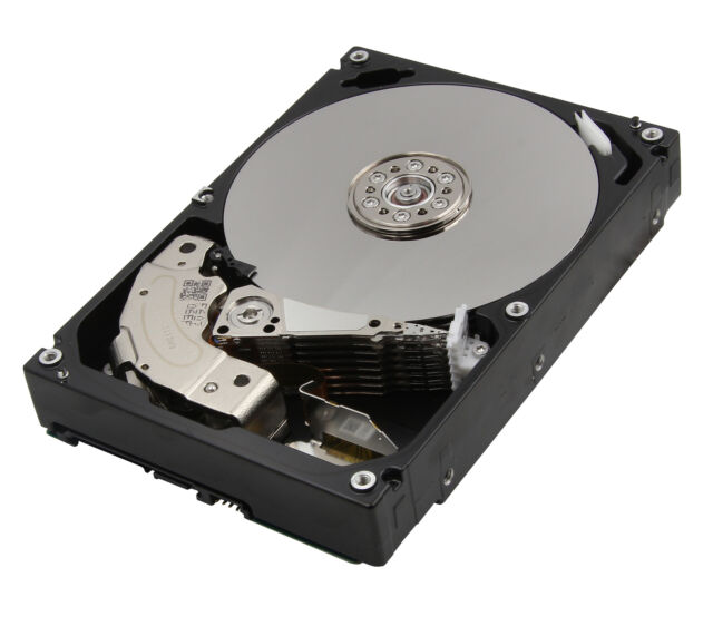 HDEPK10GEA51F | Toshiba 10TB 7200RPM SAS 12Gb/s 256MB Cache 3.5-inch Hard Drive