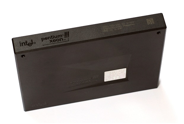 SL3NA | Intel Pentium III 600MHz 100MHz FSB 256KB L2 Cache Socket SECC2 Processor